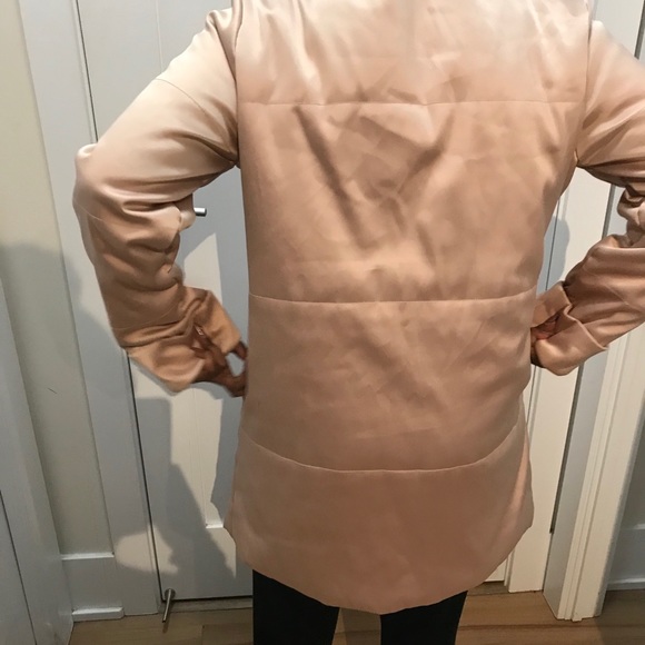 Marciano silk Fall puffer coat - Picture 8 of 9